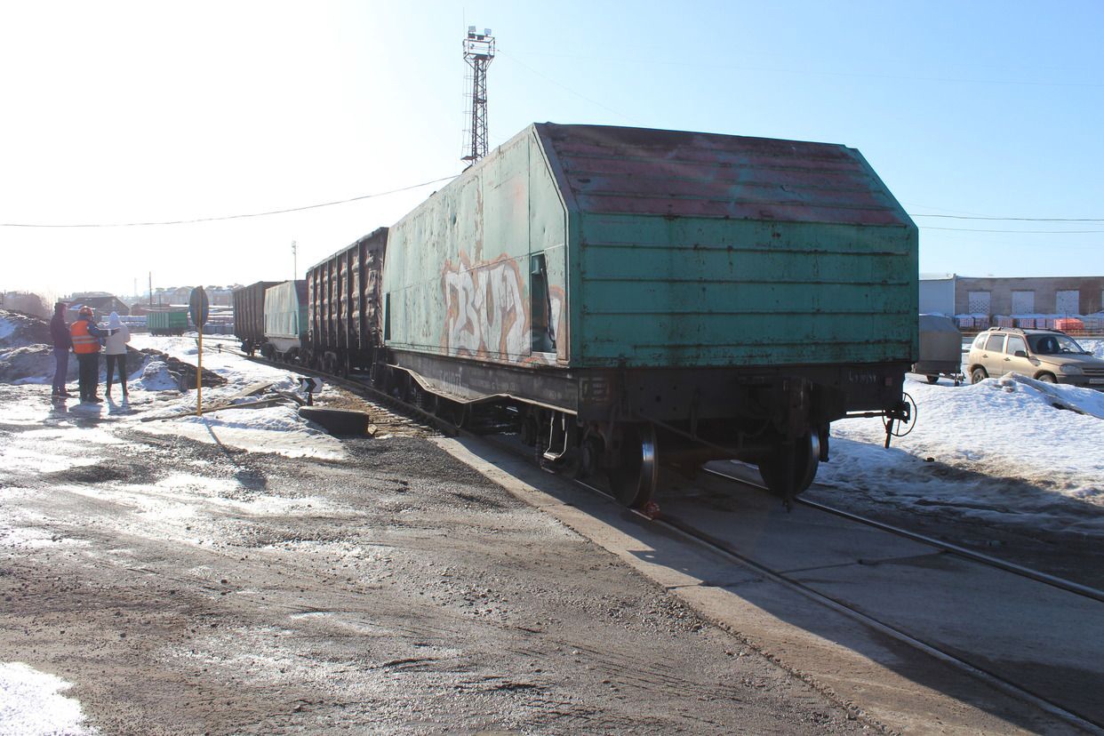 Рабочий из Вологды едва не остался без ноги после прыжка с поезда